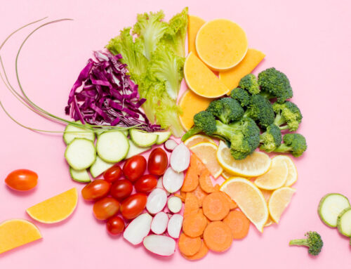 Come bilanciare carboidrati, proteine, fibre, vitamine e grassi durante la giornata: i consigli della nutrizionista
